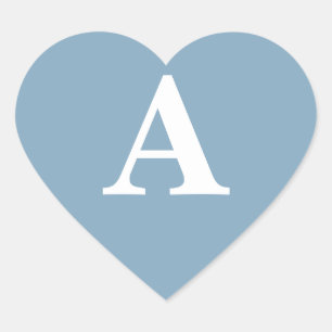 Dusty Blue White Monogram Simple Brautparty Herz-Aufkleber