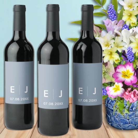 Dusty Blue & White Monogram Wedding Weinetikett