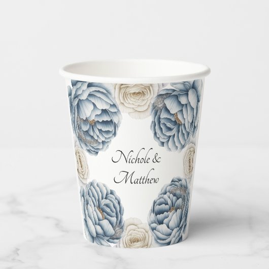 Dusty Blue & White Peony Wedding Pappbecher (Rückseite)