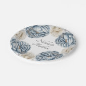 Dusty Blue & White Peony Wedding Pappteller (Schrägansicht)