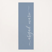 Dusty Blue & White Personalisiert Script Reversibl Yogamatte (Vorderseite)