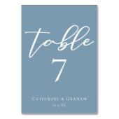 Dusty Blue White Typografy Coastal Wedding Tischnummer (Vorderseite)