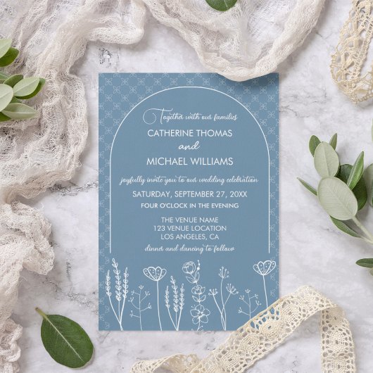 Dusty Blue Wildblume Bohemisch Arch Wedding Einladung