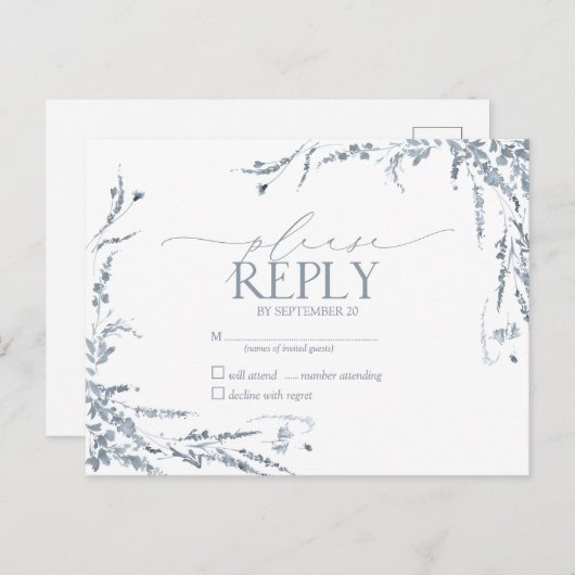 Dusty Blue Wildblume Calligraphy Wedding RSVP Einladungspostkarte (Vorne/Hinten)