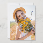 Dusty Blue Wildblume Petals & Prosecco Foto Einladung (Rückseite)