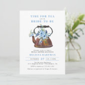 Dusty Blue Wildblume Tee Party Brautparty Einladung (Stehend Vorderseite)