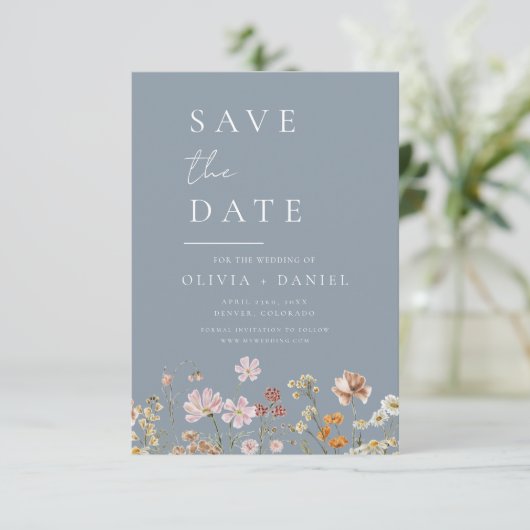 Dusty Blue Wildblumen Boho Save the Date (Stehend Vorderseite)