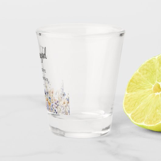 Dusty Blue Wildblumen Custom Engagement Party Schnapsglas (Rechts)