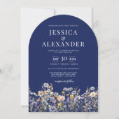 Dusty Blue Wildblumen Elegant Arch Navy Hochzeit Einladung (Vorderseite)