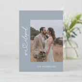 Dusty Blue Wir haben 2 Foto Script Hochzeit Dankeskarte (Stehend Vorderseite)