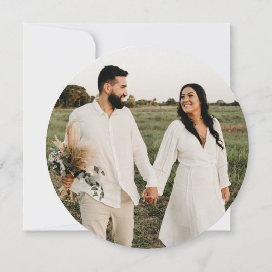 Dusty Blue Wir sind eine Verlobte Round-Engagement Einladung (Rückseite)