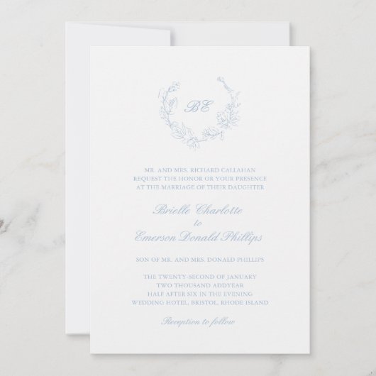 Dusty Blue Wreath Monogram QR Code Elegant Wedding Einladung (Vorderseite)