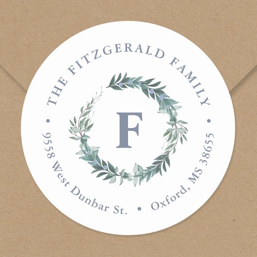 Dusty Blue Wreath Monogram Rücksendeadresse Runder Aufkleber