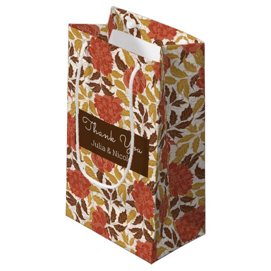 Dusty Brunt Orange Peony Blume Hochzeit im Herbst Kleine Geschenktüte (Vorderseite Schrägansicht)