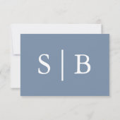 Dusty Bue Monogram Response RSVP Karte (Rückseite)