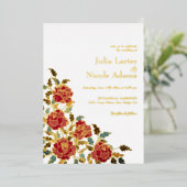Dusty Elegant Golden Rote Rose Blume Hochzeit Folieneinladung (Stehend vorne)