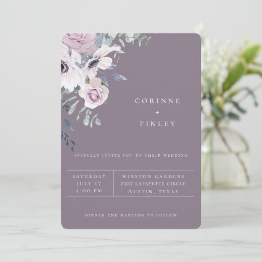 Dusty Garden Violet Hochzeit Einladung (Stehend Vorderseite)