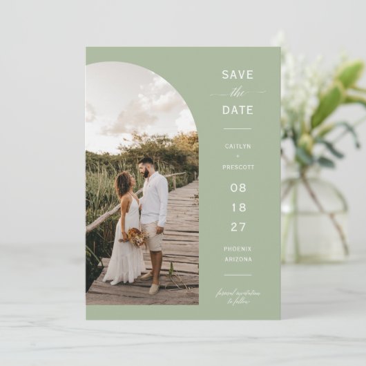 Dusty Green Boho Arch Foto QR-Code Save the Date Einladung (Stehend Vorderseite)