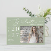 Dusty Green Minimal Script School Abschluss Foto Einladung (Stehend Vorderseite)