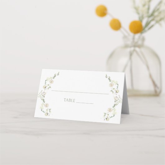 Dusty Green Script White Peony Floral Wedding Platzkarte (Vorderseite)