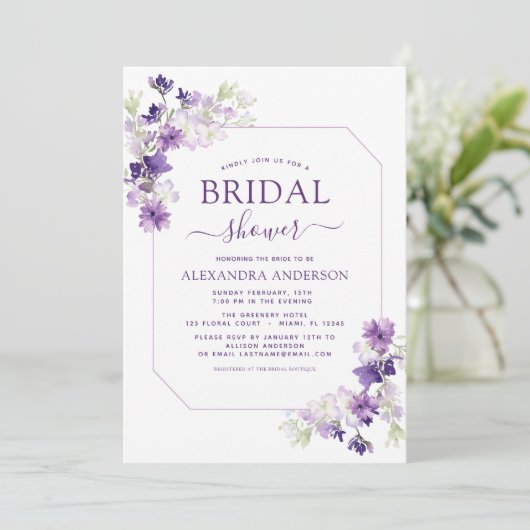 Dusty Lila Floral Greenery Brautparty Einladung (Stehend Vorderseite)