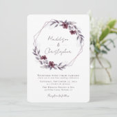 Dusty Lila Floral Wreath Wedding Einladung (Stehend Vorderseite)