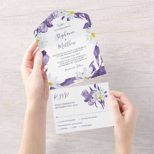 Dusty Lila Iris White Daisy Botanische Hochzeit All In One Einladung (Abreißen)