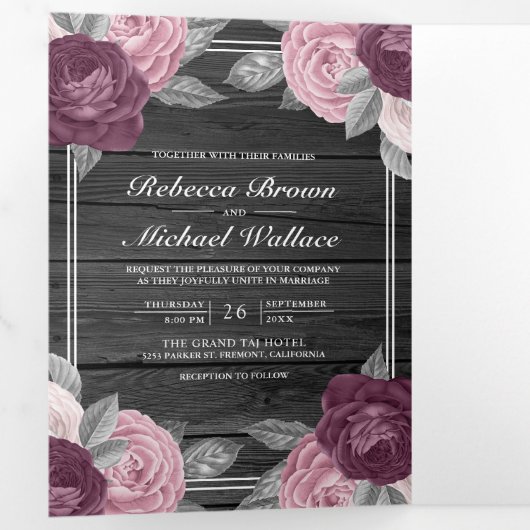 Dusty Mauve Lila Pink Rose QR Code Hochzeit Holz Dreifach Gefaltete Einladung (Innen Erste Seite)