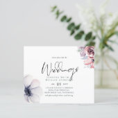 Dusty Navy Blue Coral Floral Script Hochzeitsbudge (Stehend Vorderseite)