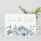 Dusty Pastel Blue Blumen Save the Date (Stehend Vorderseite)