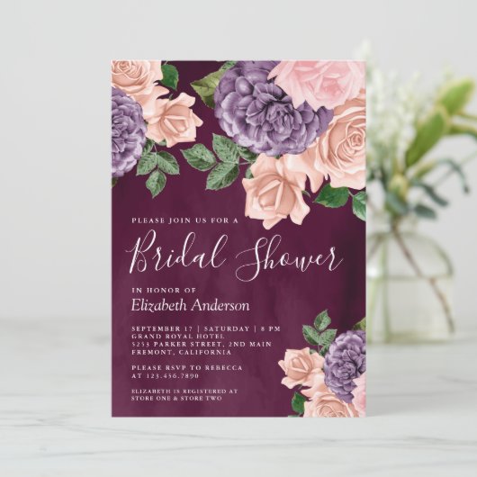 Dusty Peach Lila Floral Pum Brautparty Einladung (Stehend Vorderseite)