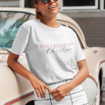 Dusty Pink Bold Script Calligraphy Bridesmaid Name T-Shirt<br><div class="desc">Feiern Sie Ihren Bachelorette mit diesem eleganten,  minimalistischen T - Shirt mit kühnen rosa Typografie und elegantem Kalligraphienamen. Fügen Sie einfach Ihre eigenen Daten hinzu,  indem Sie auf die Option "Personalisieren" klicken.</div>