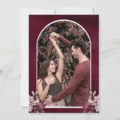 Dusty Pink Burgundy Floral Foto Brautparty Einladung (Rückseite)