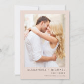 Dusty Pink Floral Foto Wedding Einladung (Rückseite)