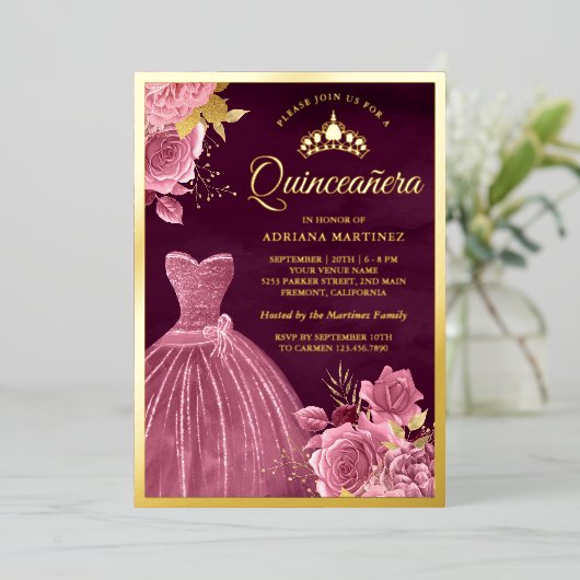 Dusty Pink Floral Gown Plum Quinceanera Gold Folieneinladung (Stehend vorne)