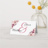 Dusty Pink Floral Moderne Script-Tischnummer Platzkarte (Rückseite)