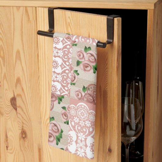 Dusty Pink Floral Patchwork Rose Handtuch (Drittel gefaltet)
