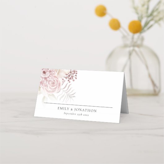Dusty Pink Florals Name Datum Begrüßung Hochzeit Platzkarte (Vorderseite)