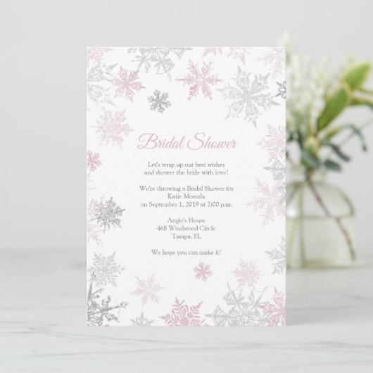Dusty Pink & Silver Snowflake Winter Brautparty Einladung (Stehend Vorderseite)
