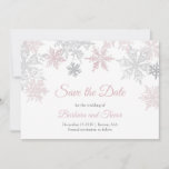 Dusty Pink & Silver Snowflakes Winterhochzeit Save The Date<br><div class="desc">Winterhochzeit Save the Date elegant mit rosa und silberfarbenen Schneeflocken. Ideal für Weihnachts-Hochzeiten und andere saisonale und Feiertagsveranstaltungen.</div>