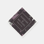 Dusty Plum Eggplant Abstrakte Blumenhochzeit Serviette (Ecke)