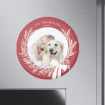 Dusty Red & White Simple Christmas Wreath Foto Magnet<br><div class="desc">Holiday Foto Magnet mit einem einfachen Weihnachtskranz. Für eine weiter gehende Anpassung dieses Designs klicken Sie bitte auf die Schaltfläche "DESIGN TOOL" oben!</div>