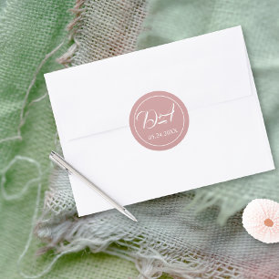 Dusty rosa Schrift Typografie Initialen Hochzeit Runder Aufkleber