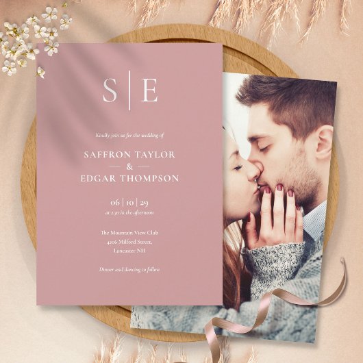 Dusty Rose Elegant Monogram Foto Wedding Einladung