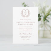 Dusty Rose Floral Wappen Monogram Wedding QR Code Einladung (Stehend Vorderseite)