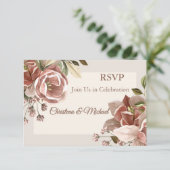 Dusty Rose Floral Wedding RSVP Karte (Stehend Vorderseite)