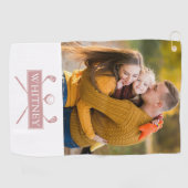 Dusty Rose Golf Clubs und Ball Individuelle Name F Golfhandtuch (Horizontal)