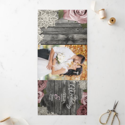 Dusty Rose Gray Wood Trifold Wedding Program Dreifach Gefaltete Einladung (Außenbereich)