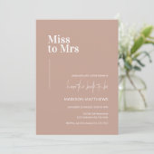  Dusty Rose Minimalistisch Miss an Mrs. Brautparty Einladung (Stehend Vorderseite)