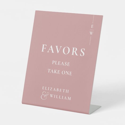 Dusty Rose Moderne Monogram Favoriten Hochzeit Sockelschild (Vorderseite)